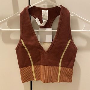 NWT Fabletics Jameela Seamless MIDI Bra